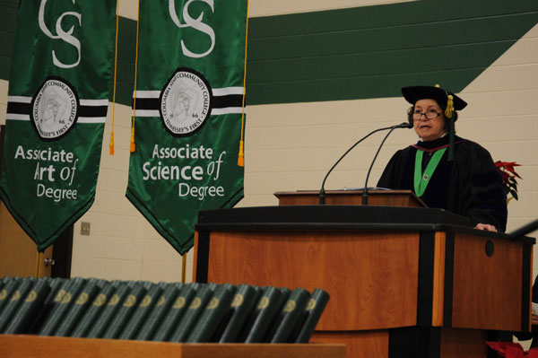 President Smith addressess graduates